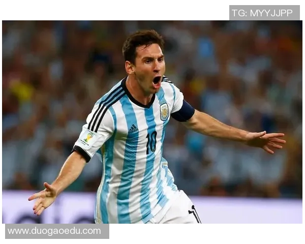 儿时心中的足球明星是谁他如何影响了我们的成长与梦想