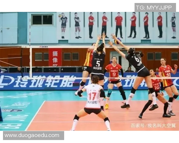 赛后分析:西安排球队与深圳排球队的技术对比与战术探讨 赛后分析:西安排球队与深圳排球队的技术对比与战术探讨