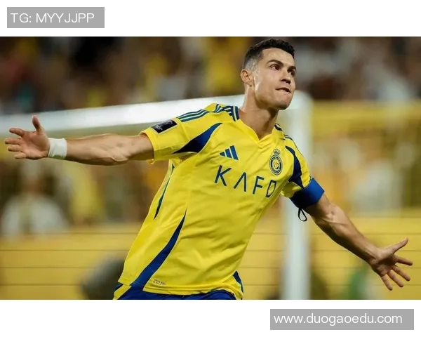 足球明星个人账号揭秘:他们如何在社交媒体上塑造形象与影响力 足球明星个人账号揭秘:他们如何在社交媒体上塑造形象与影响力