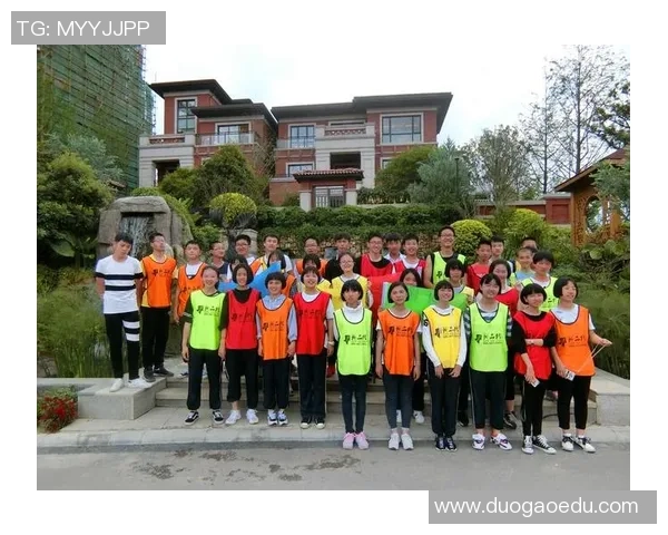 追逐足球明星的梦想终于实现了我的奋斗与坚持换来了成功的喜悦