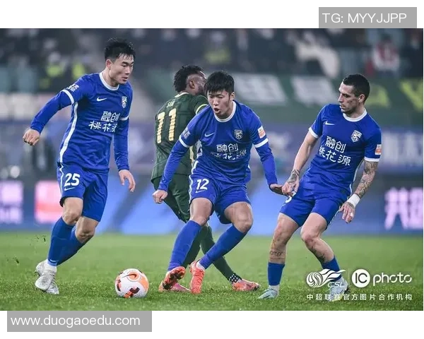 武汉足球队在全国耐力排行榜中荣登第三名展现出强大实力与拼搏精神 武汉足球队在全国耐力排行榜中荣登第三名展现出强大实力与拼搏精神