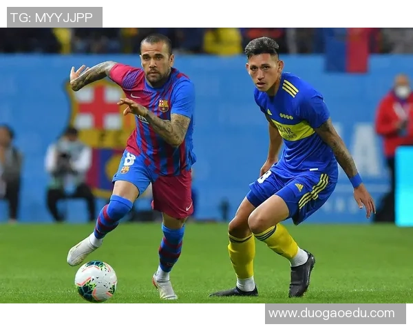 足球明星转会大揭秘精彩瞬间合集图赏析与背后故事分享